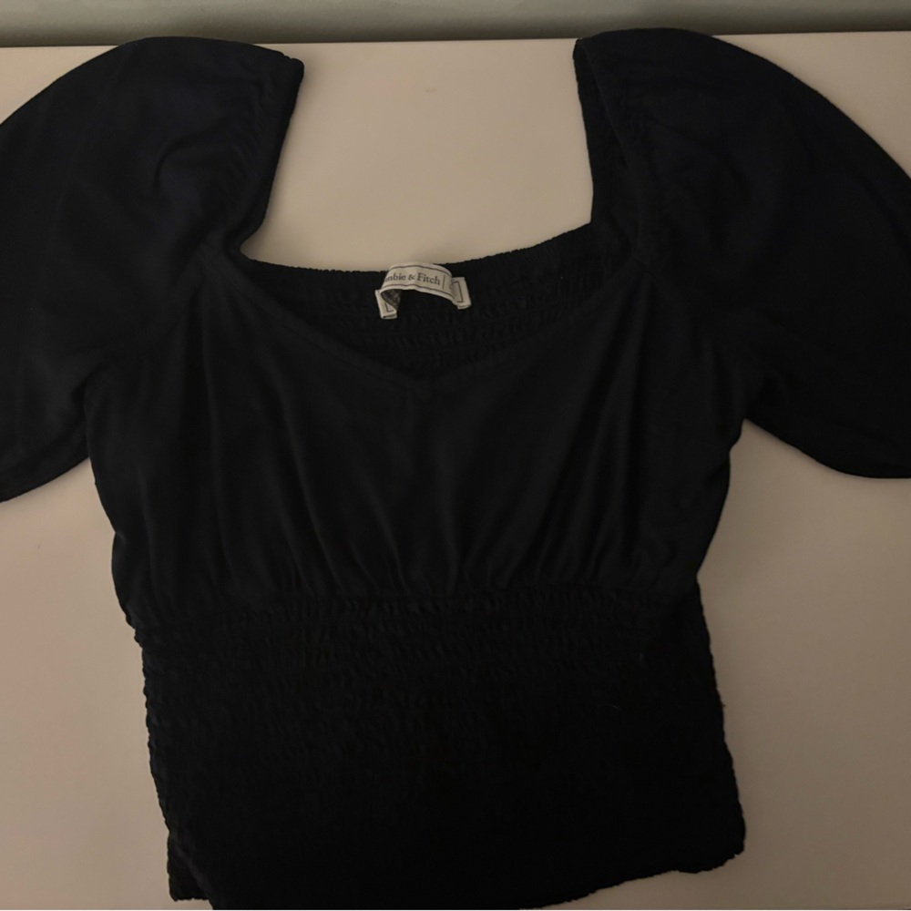 Black Abercrombie and Fitch cropped shirt